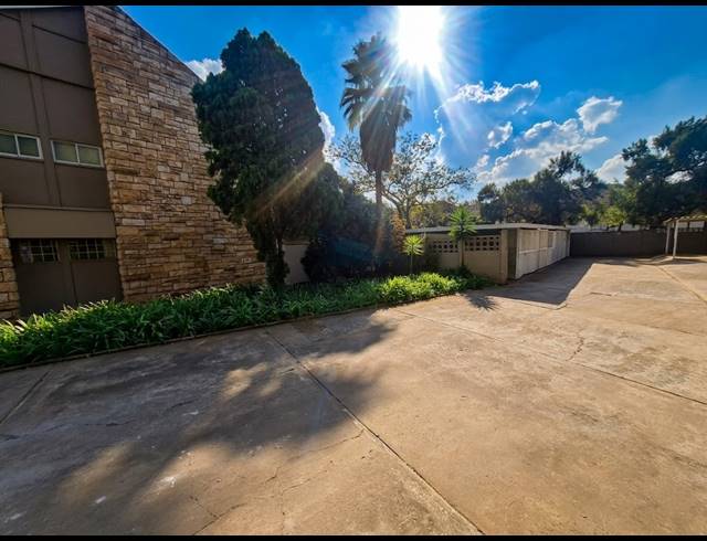 3 BEDROOM TOWNHOUSE FOR SALE IN THREE RIVERS PROPER